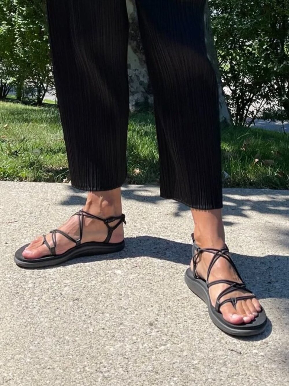 NWT - Voya Infinity Sandal - Burnt Olive -Womens - Size 9